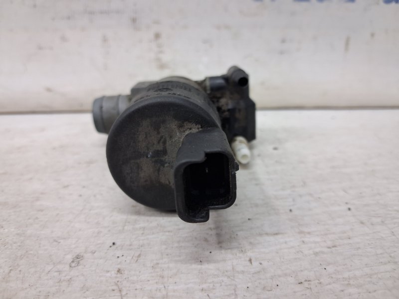 Насос омывателя стекла Nissan Pathfinder R51 2.5 Diesel YD25DDTI Насос омывателя стекла Nissan Pathfinder R51 2.5 Diesel YD25DDTI