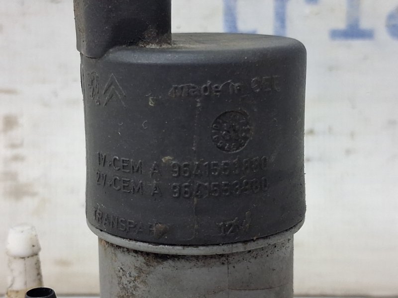 Насос омывателя стекла Pathfinder 2004-2014 R51 2.5 Diesel YD25DDTI Насос омывателя стекла Pathfinder 2004-2014 R51 2.5 Diesel YD25DDTI