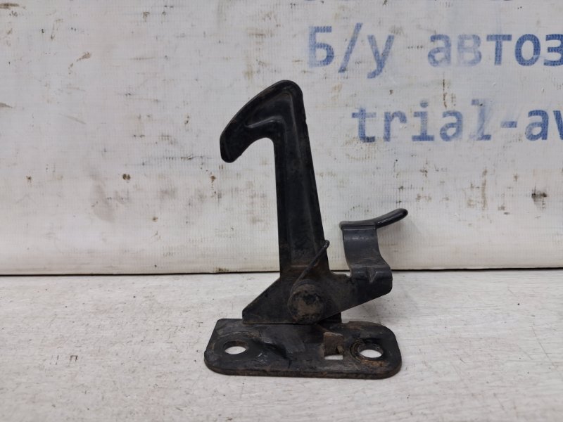 Крюк капота SsangYong Rexton 2006-2012 Y250 2.7 D27DT 7110008002 Б/У