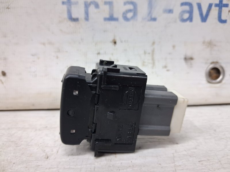 Кнопка подогрева Nissan Pathfinder R51 2.5 Diesel YD25DDTI Кнопка подогрева Nissan Pathfinder R51 2.5 Diesel YD25DDTI
