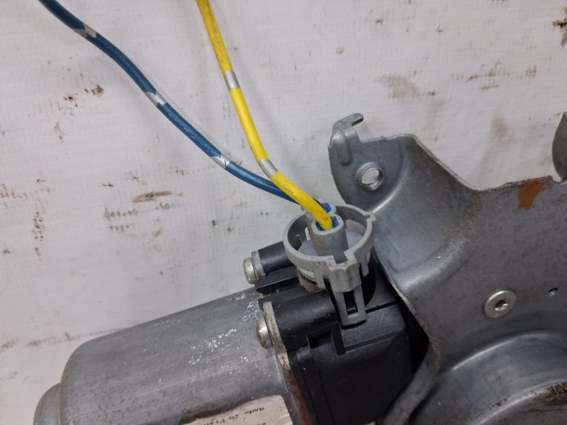 Стеклоподъемник задний правый Nissan Pathfinder R51 2.5 Diesel YD25DDTI Стеклоподъемник задний правый Nissan Pathfinder R51 2.5 Diesel YD25DDTI