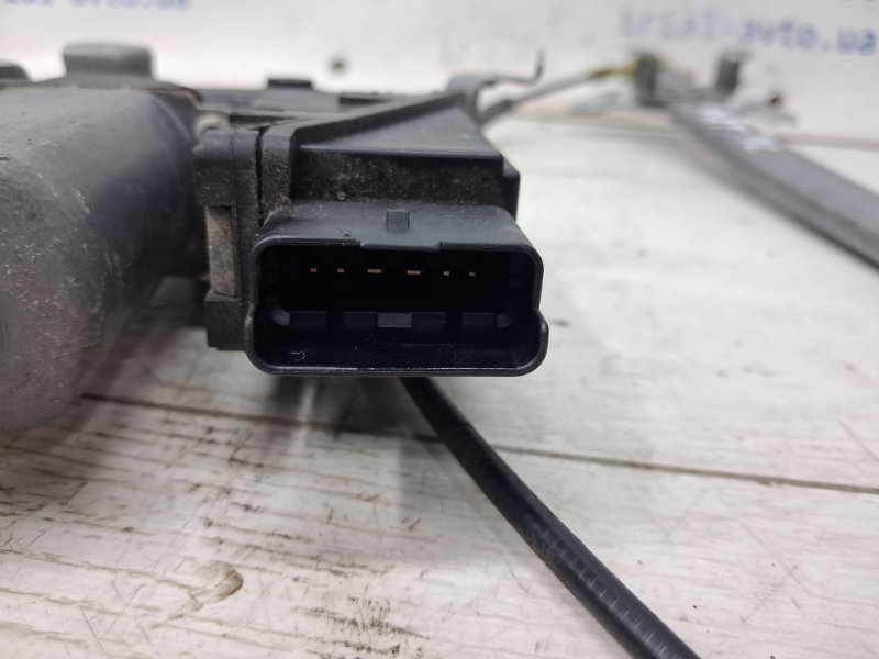 Стеклоподъемник передний левый Pathfinder 2004-2014 R51 2.5 Diesel YD25DDTI Стеклоподъемник передний левый Pathfinder 2004-2014 R51 2.5 Diesel YD25DDTI