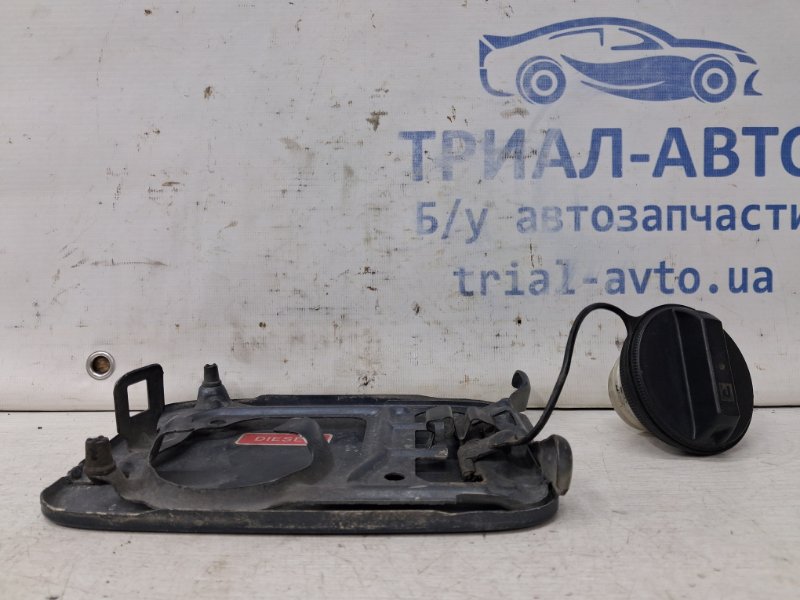 Лючок бака Nissan Pathfinder R51 2.5 Diesel YD25DDTI Лючок бака Nissan Pathfinder R51 2.5 Diesel YD25DDTI