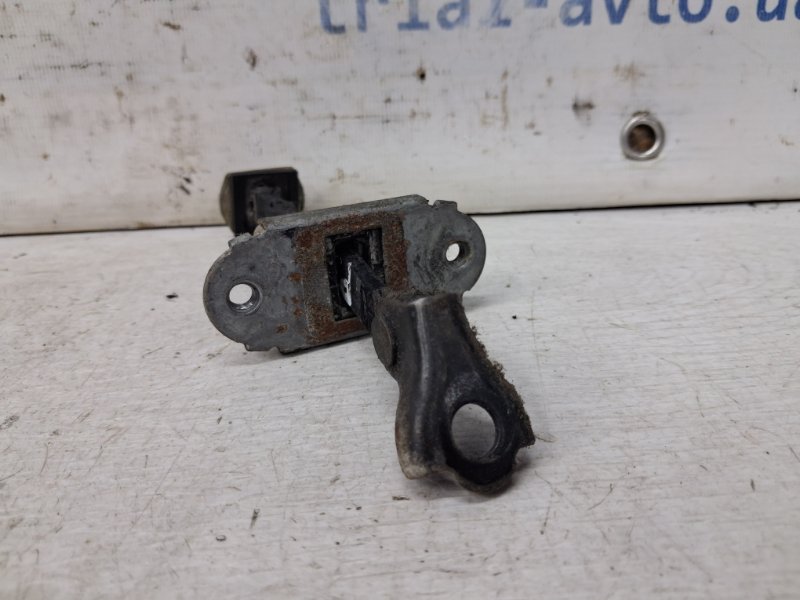 Ограничитель двери задний левый Pathfinder 2004-2014 R51 2.5 Diesel YD25DDTI Ограничитель двери задний левый Pathfinder 2004-2014 R51 2.5 Diesel YD25DDTI