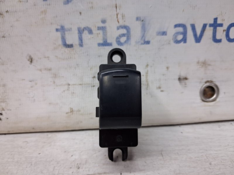 Запчасть кнопка стеклоподъемника Nissan Pathfinder 2004-2014 R51 2.5 Diesel YD25DDTI 25411EA003 Б/У Кнопка стеклоподъемника Nissan Pathfinder 2004-2014 R51 2.5 Diesel YD25DDTI 25411EA003 Б/У