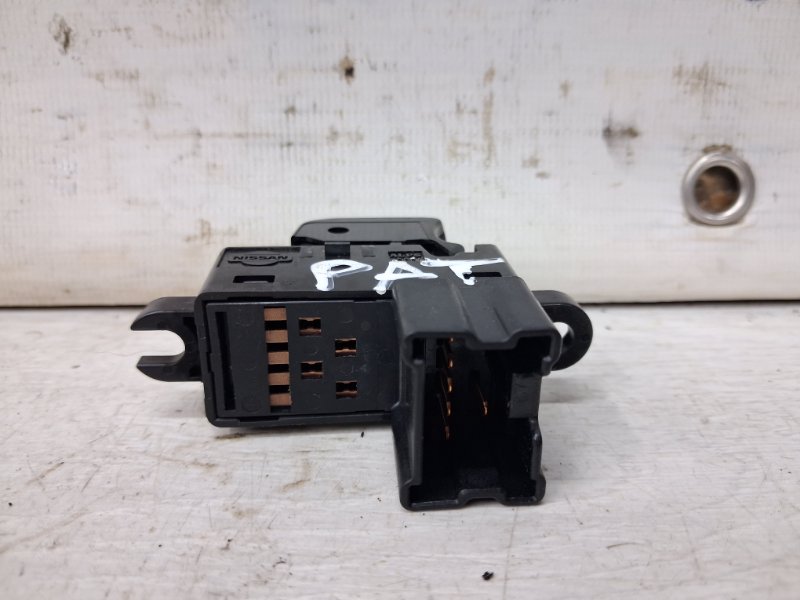 Кнопка стеклоподъемника Pathfinder 2004-2014 R51 2.5 Diesel YD25DDTI Кнопка стеклоподъемника Pathfinder 2004-2014 R51 2.5 Diesel YD25DDTI