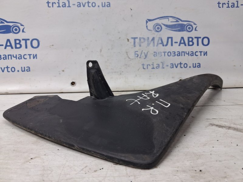 Брызговик передний правый Pathfinder 2004-2014 R51 2.5 Diesel YD25DDTI