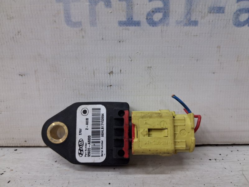 Датчик удара (AIRBAG) Kia Ceed 2012-2018 JD 1.6 diesel D4FB 95920A6000 Б/У