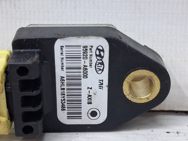 Датчик удара (AIRBAG) Kia Ceed JD 1.6 diesel D4FB