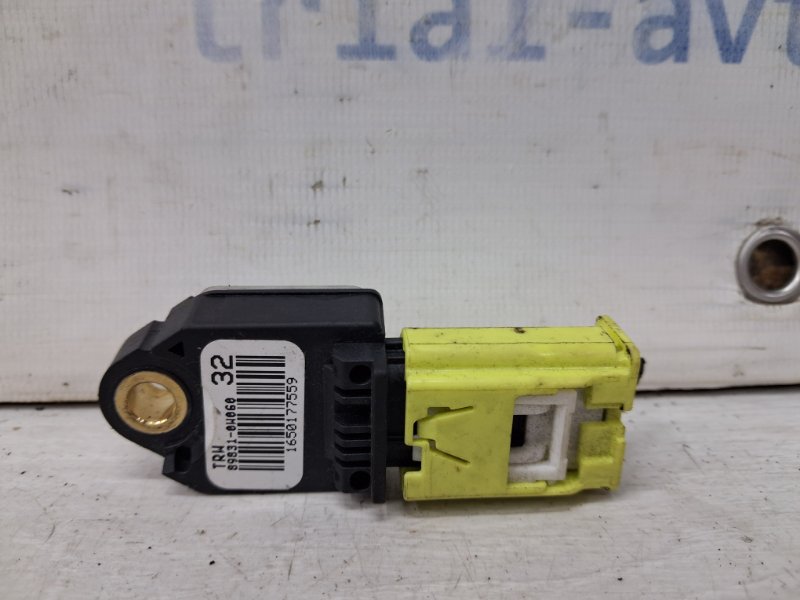 Датчик удара (AIRBAG) Toyota Auris 2006-2012 E150 1.6 бензин 1ZRFAE 898310W060 Б/У