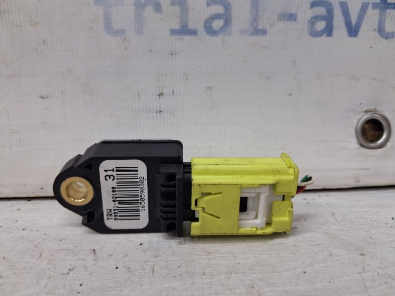 Датчик удара (AIRBAG) Toyota Auris 2006-2012 E150 1.6 бензин 1ZRFAE 8983102100 Б/У