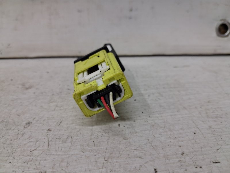 Датчик удара (AIRBAG) Auris 2006-2012 E150 1.6 бензин 1ZRFAE