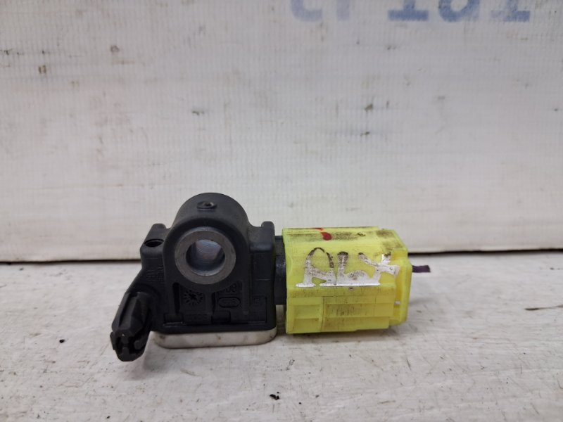 Датчик удара (AIRBAG) Mitsubishi ASX 2010- GA 1.8 Diesel 4N13 8651A166 Б/У