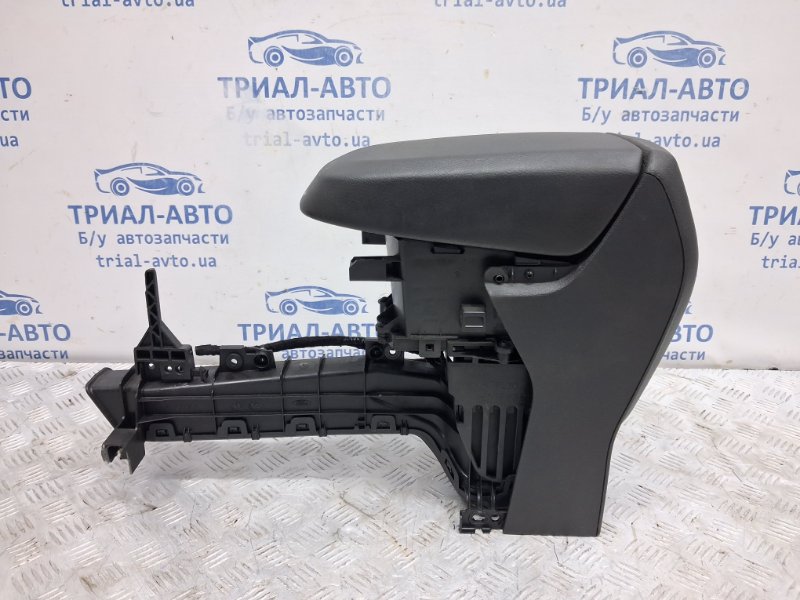 Запчасть подлокотник Ford Kuga 2011-2019 CBS 2.0 diesel AM51R044H60C Б/У Подлокотник Ford Kuga 2011-2019 CBS 2.0 diesel AM51R044H60C Б/У
