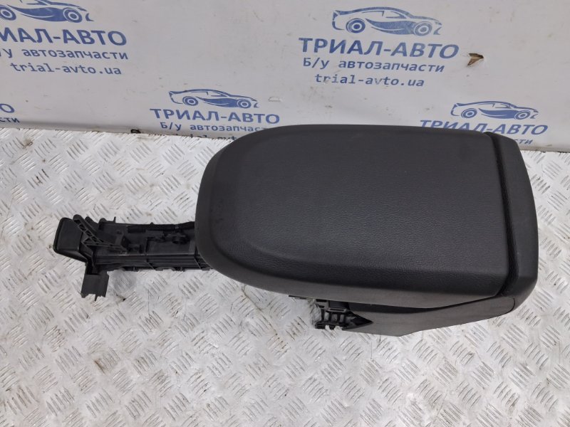 Подлокотник Kuga 2011-2019 CBS 2.0 diesel Подлокотник Kuga 2011-2019 CBS 2.0 diesel