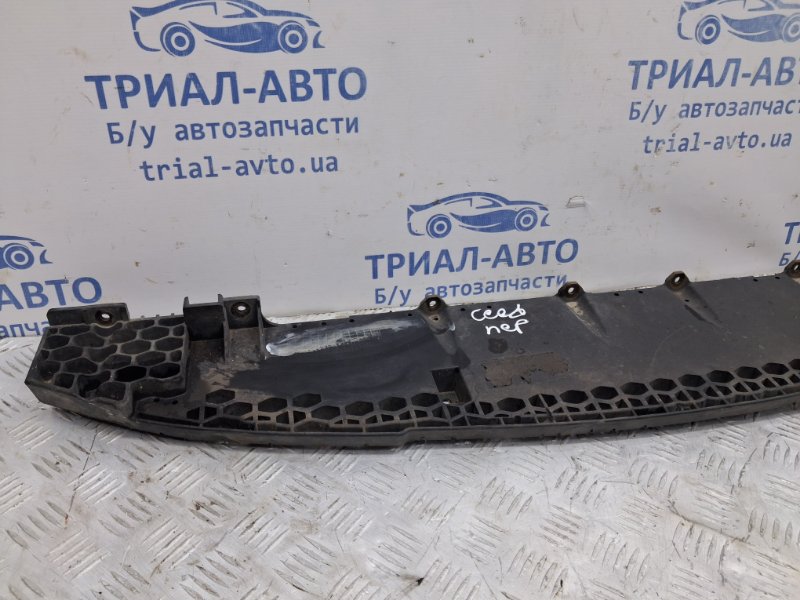 Усилитель бампера передний Kia Ceed ED 1.6 diesel D4FB Усилитель бампера передний Kia Ceed ED 1.6 diesel D4FB