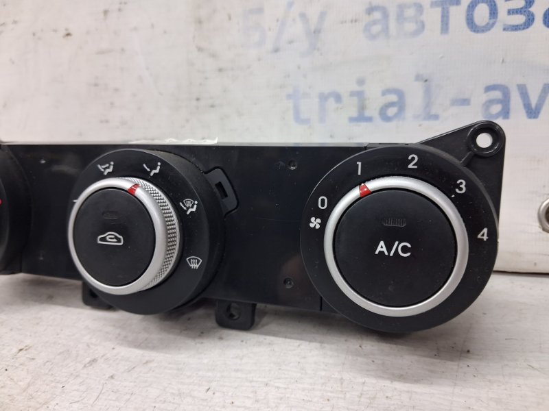 Блок управления кондиционером Kia Ceed ED 1.6 diesel D4FB