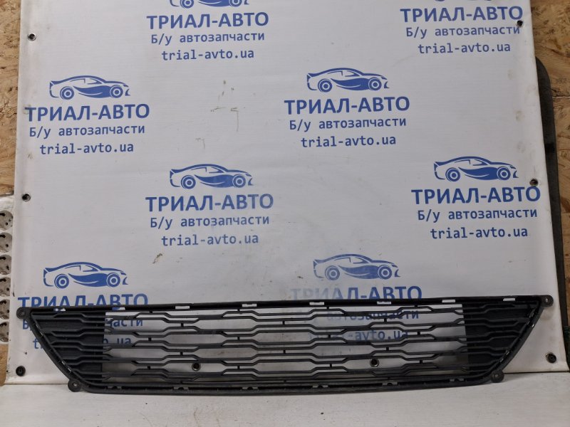 Решетка бампера центральная Kia Ceed 2006-2012 ED 1.6 diesel D4FB 865221H500 Б/У