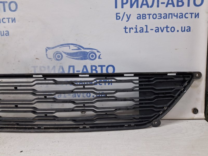 Решетка бампера центральная Kia Ceed ED 1.6 diesel D4FB