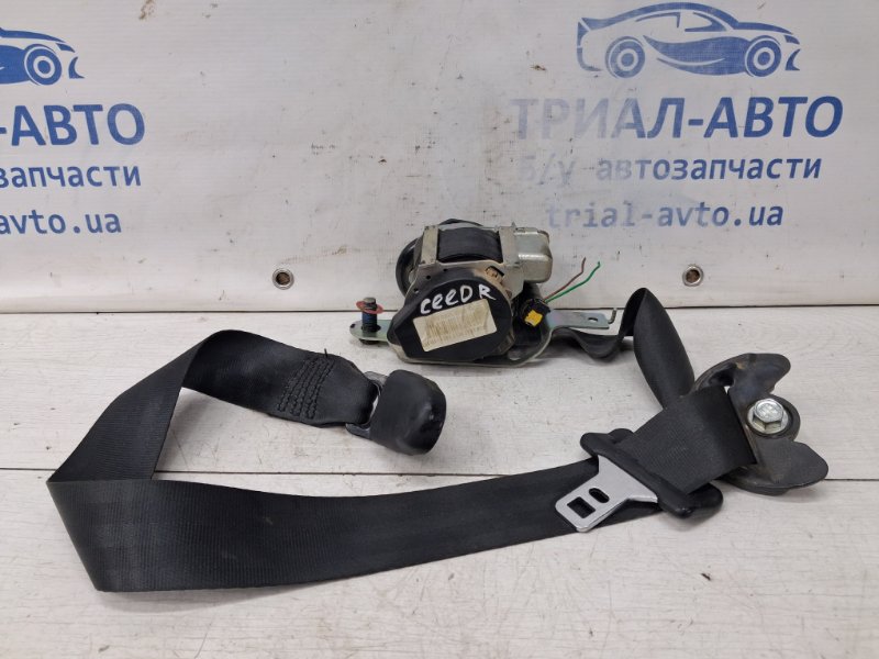 Ремень безопасности передний правый Kia Ceed 2006-2012 ED 1.6 diesel D4FB 888201H000EQ Б/У