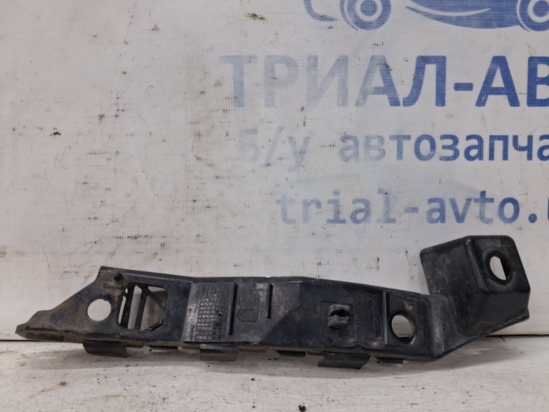 Кронштейн бампера передний правый Kia Ceed 2006-2012 ED 1.6 diesel D4FB 865141H000 Б/У