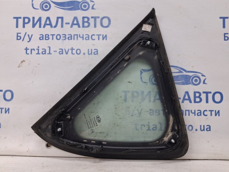 Стекло в кузов заднее правое Kia Ceed ED 1.6 diesel D4FB Стекло в кузов заднее правое Kia Ceed ED 1.6 diesel D4FB