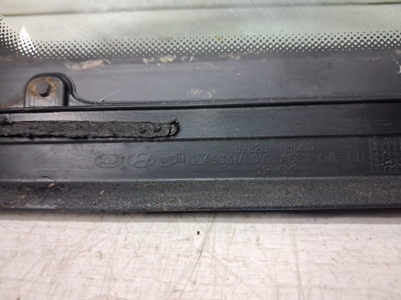 Стекло в кузов заднее правое Ceed 2006-2012 ED 1.6 diesel D4FB Стекло в кузов заднее правое Ceed 2006-2012 ED 1.6 diesel D4FB