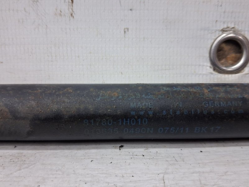 Амортизатор крышки багажника Ceed 2006-2012 ED 1.6 diesel D4FB Амортизатор крышки багажника Ceed 2006-2012 ED 1.6 diesel D4FB