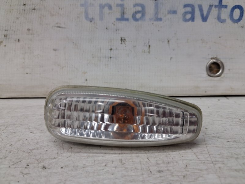 Повторитель поворотника Kia Ceed 2006-2012 ED 1.6 diesel D4FB 923033L100 Б/У