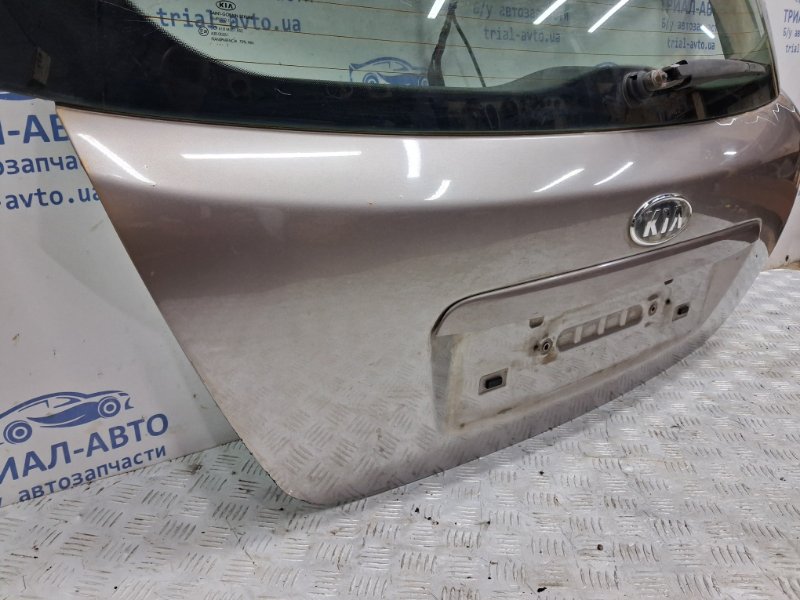 Крышка багажника Ceed 2006-2012 ED 1.6 diesel D4FB Крышка багажника Ceed 2006-2012 ED 1.6 diesel D4FB