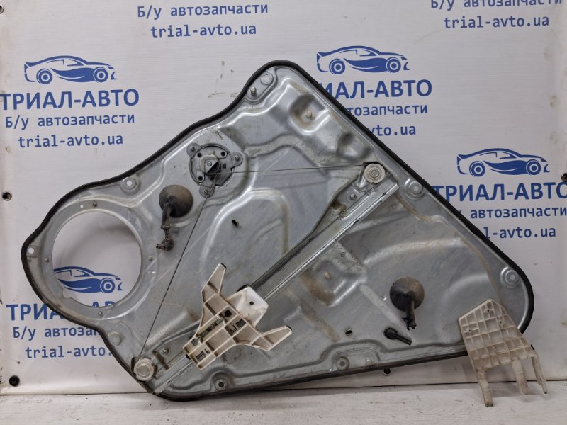 Стеклоподъемник задний левый (ручной) Ceed 2006-2012 ED 1.6 diesel D4FB