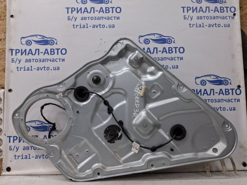 Стеклоподъемник задний правый (ручной) Kia Ceed 2006-2012 ED 1.6 diesel D4FB 834811H000 Б/У