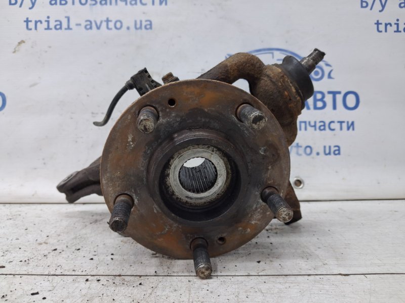 Кулак поворотный правый со ступицей Ceed 2006-2012 ED 1.6 diesel D4FB