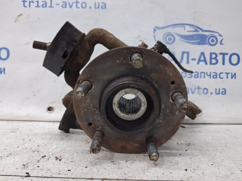 Кулак поворотный левый со ступицей Ceed 2006-2012 ED 1.6 diesel D4FB Кулак поворотный левый со ступицей Ceed 2006-2012 ED 1.6 diesel D4FB