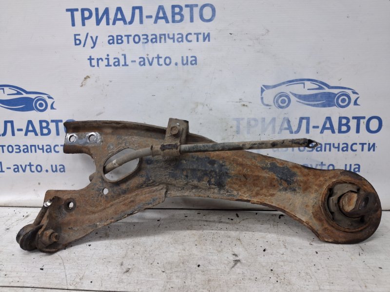 Рычаг задний поперечный правый Kia Ceed 2006-2012 ED 1.6 diesel D4FB 552801H000 Б/У