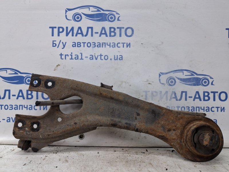 Рычаг задний поперечный левый Kia Ceed 2006-2012 ED 1.6 diesel D4FB 552701H000 Б/У