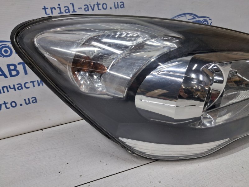 Фара правая галоген Рестайлинг Ceed 2006-2012 ED 1.6 diesel D4FB