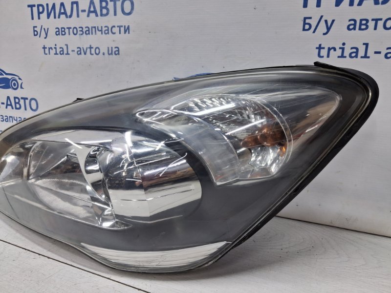 Фара левая галоген Рестайлинг Kia Ceed ED 1.6 diesel D4FB