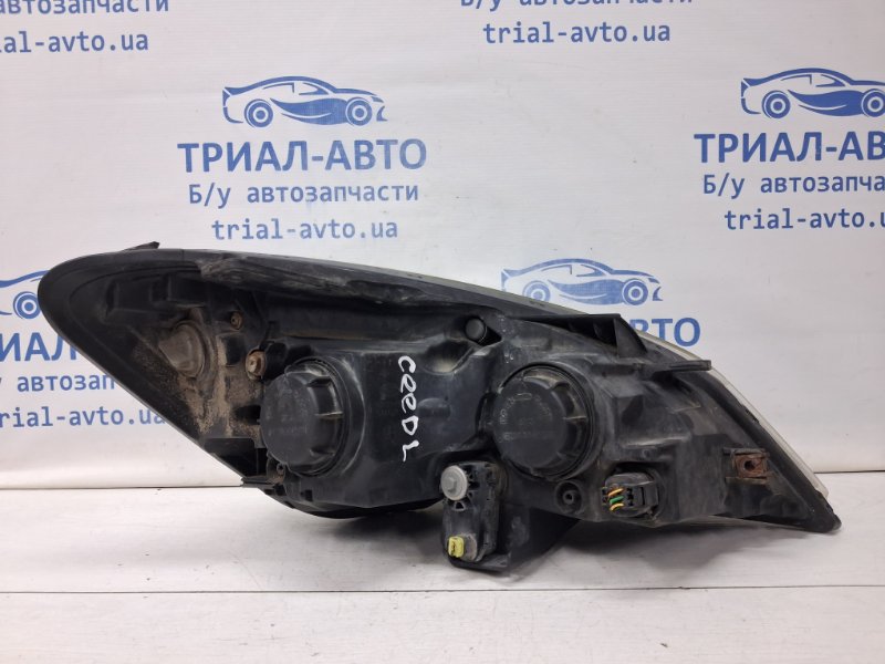 Фара левая галоген Рестайлинг Ceed 2006-2012 ED 1.6 diesel D4FB