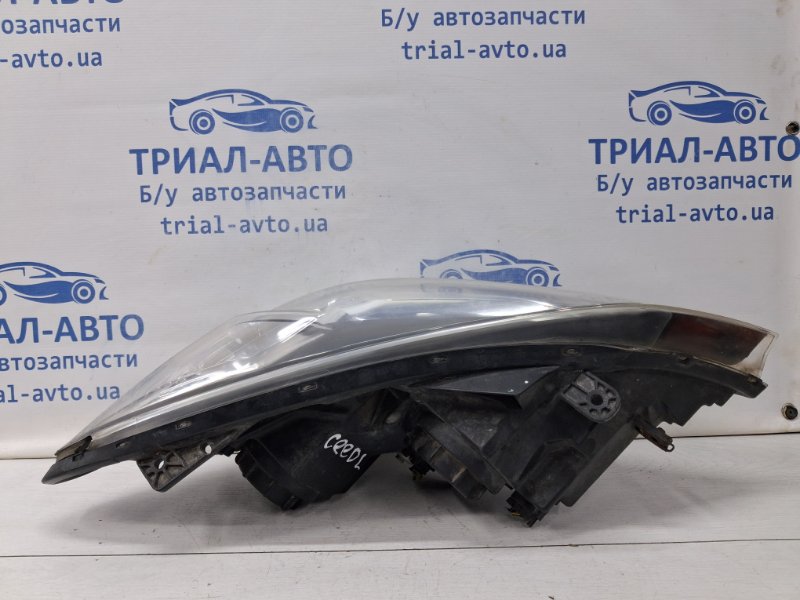 Фара левая галоген Рестайлинг Ceed 2006-2012 ED 1.6 diesel D4FB
