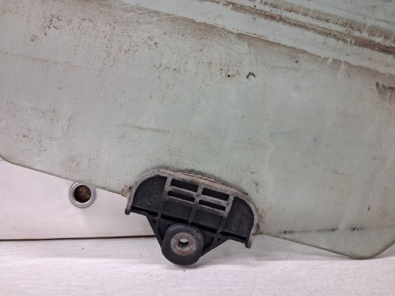 Стекло двери заднее левое Ceed 2006-2012 ED 1.6 diesel D4FB