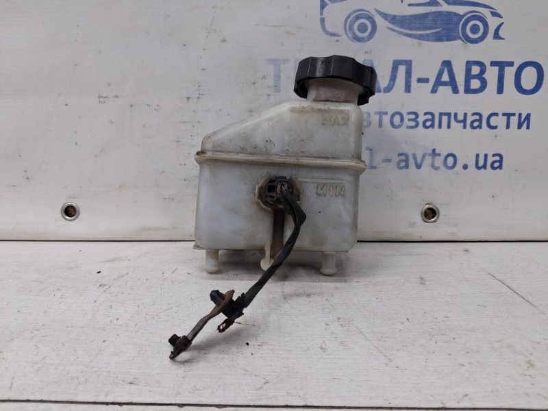 Бачок главного тормозного цилиндра Kia Ceed 2006-2012 ED 1.6 diesel D4FB 585112L300 Б/У