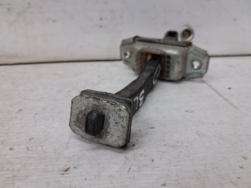 Ограничитель двери задний левый Kia Ceed ED 1.6 diesel D4FB