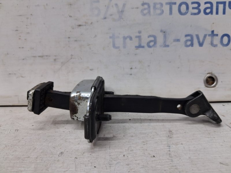 Запчасть ограничитель двери передний правый Kia Ceed 2006-2012 ED 1.6 diesel D4FB 793901H500 Б/У Ограничитель двери передний правый Kia Ceed 2006-2012 ED 1.6 diesel D4FB 793901H500 Б/У