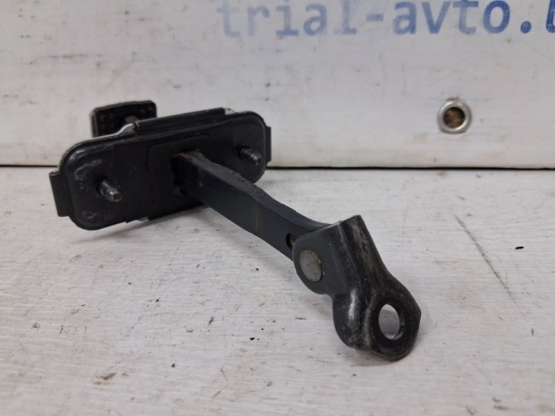 Ограничитель двери передний правый Kia Ceed ED 1.6 diesel D4FB Ограничитель двери передний правый Kia Ceed ED 1.6 diesel D4FB