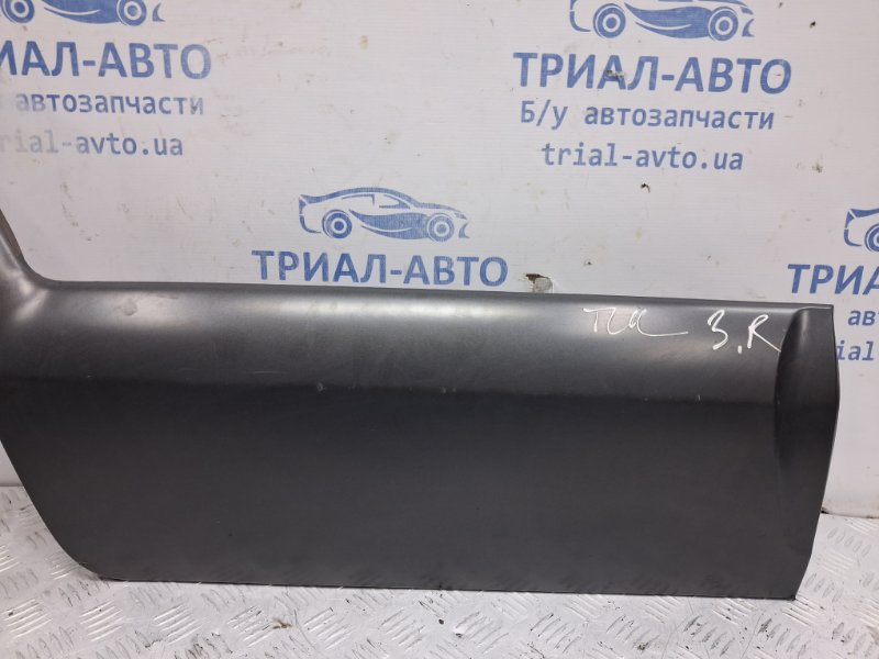 Накладка двери задняя правая Hyundai Tucson JM 2.0 diesel D4EA Накладка двери задняя правая Hyundai Tucson JM 2.0 diesel D4EA
