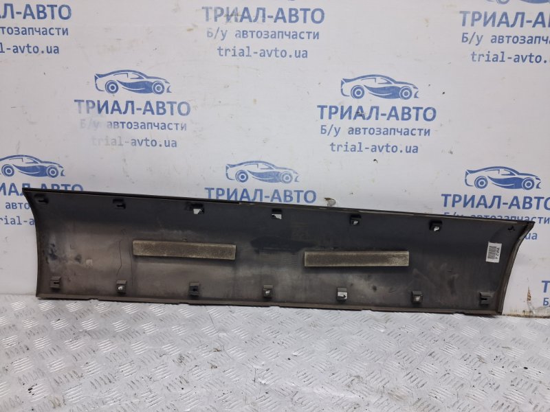 Накладка двери передняя левая Tucson 2004-2009 JM 2.0 diesel D4EA Накладка двери передняя левая Tucson 2004-2009 JM 2.0 diesel D4EA