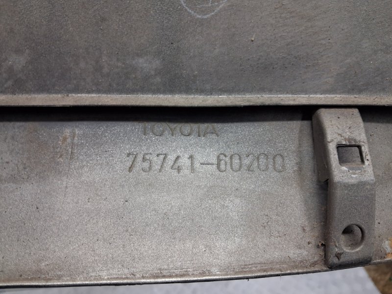 Накладка двери задняя правая Prado 2002-2009 J120 4.0 1GR-FE