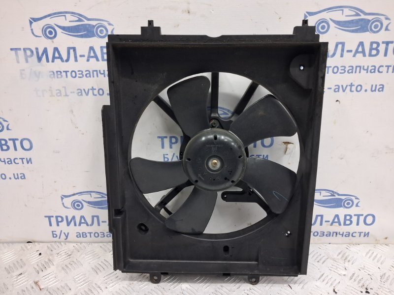 Диффузор с вентилятором радиатора Outlander 2003-2006 CU 2.4 бензин 4G69