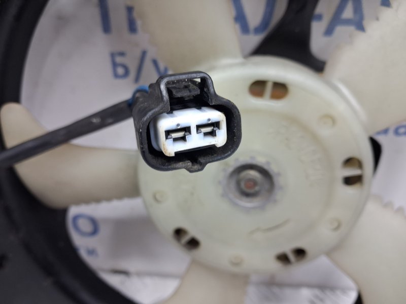 Диффузор с вентилятором радиатора Outlander 2003-2006 CU 2.4 бензин 4G69